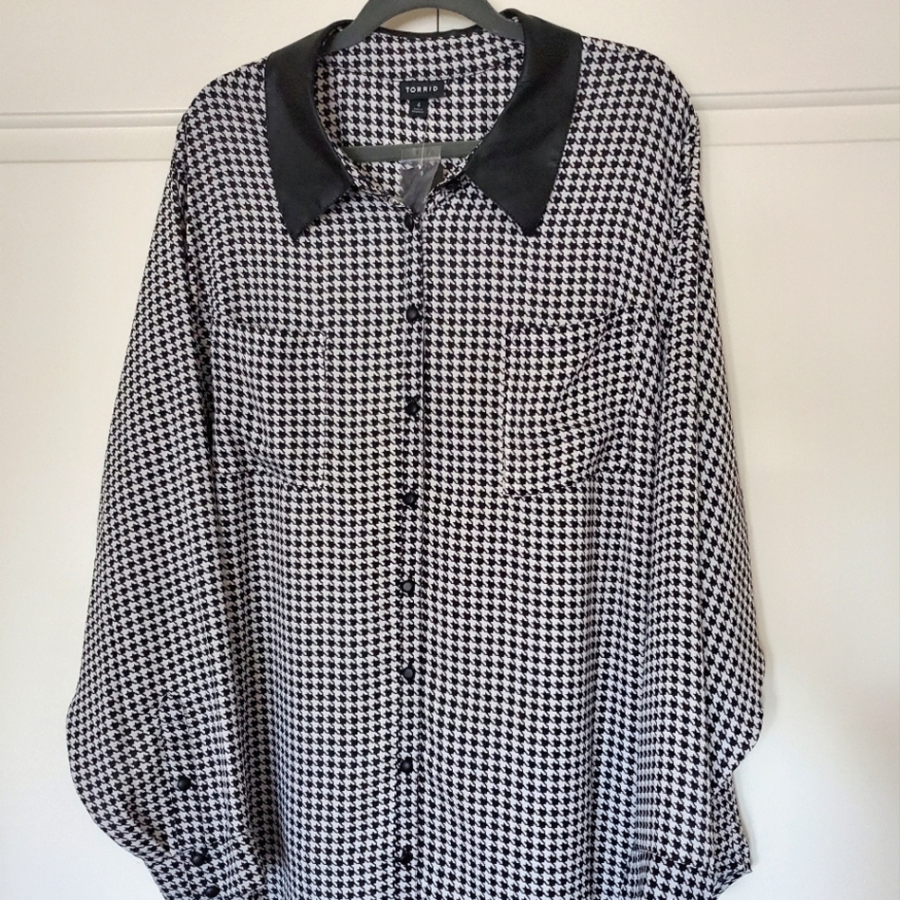 Torrid Madison PU trim Houndstooth button up blouse
